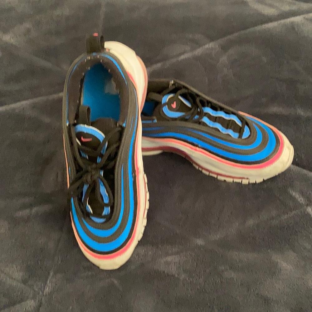 Girls shoes